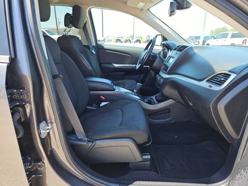 Used 2020 Dodge Journey SE w/ SE Popular Equipment Group FWD image 26