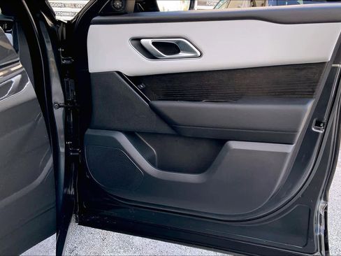 Used 2026 Land Rover Range Rover Velar Dynamic SE image 22