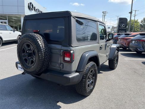 Used 2018 Jeep Wrangler Sport AWD/4WD image 5