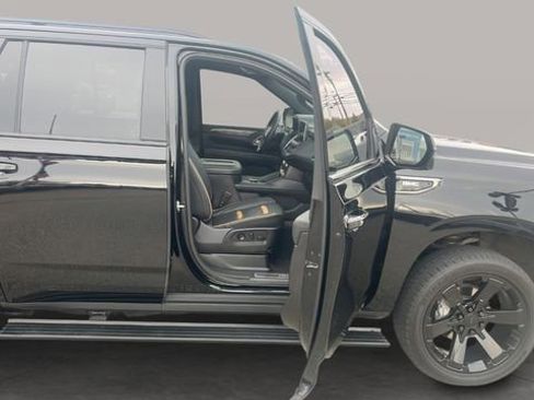 Used 2023 GMC Yukon AT4 w/ AT4 Premium Plus Package image 39