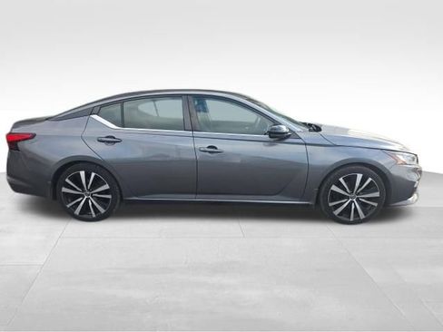 Used 2020 Nissan Altima 2.5 SR w/ Premium Package image 9