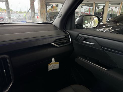 Used 2024 GMC Acadia AT4 w/ Luxury Package AWD/4WD image 47