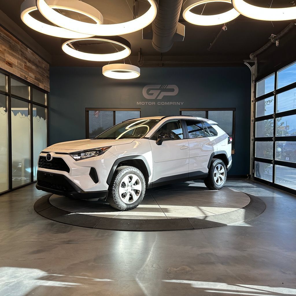 Used 2021 Toyota RAV4 LE AWD/4WD image 7