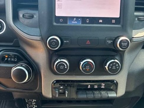 Used 2024 RAM 2500 Tradesman w/ Chrome Appearance Group AWD/4WD image 12