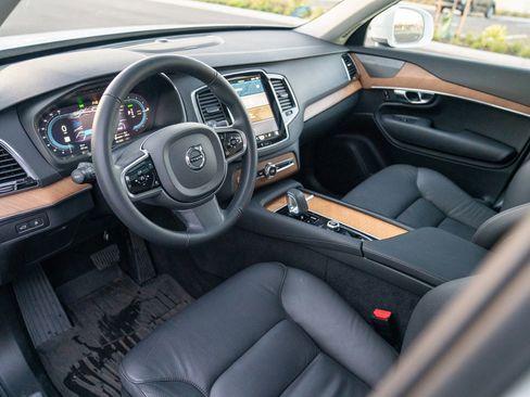 Used 2024 Volvo XC90 T8 Plus w/ Protection Package Premier image 4