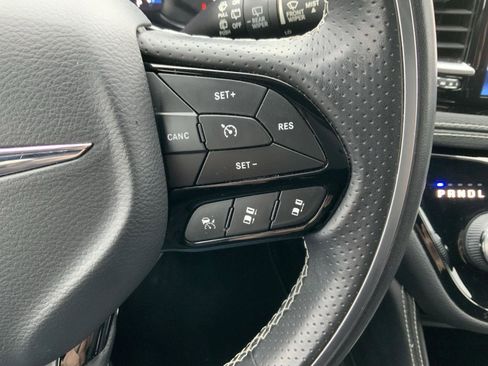 Used 2021 Chrysler Pacifica Limited w/ S Appearance Package image 33