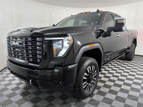 New 2026 GMC Sierra 2500 Denali Ultimate AWD/4WD image 3