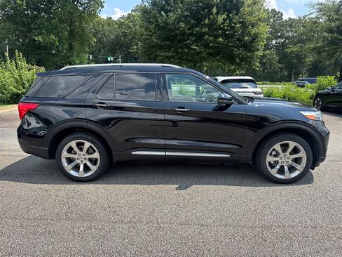 Used 2020 Ford Explorer Platinum w/ Premium Technology Package image 8