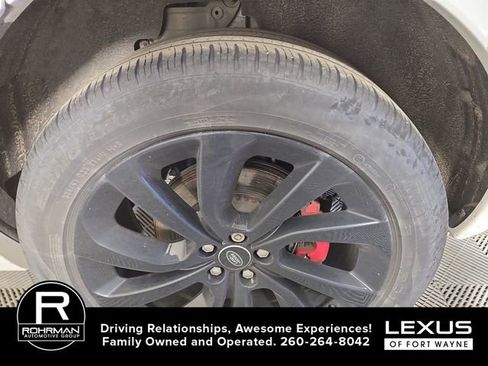 Used 2023 Land Rover Discovery Sport SE R-Dynamic AWD/4WD image 10