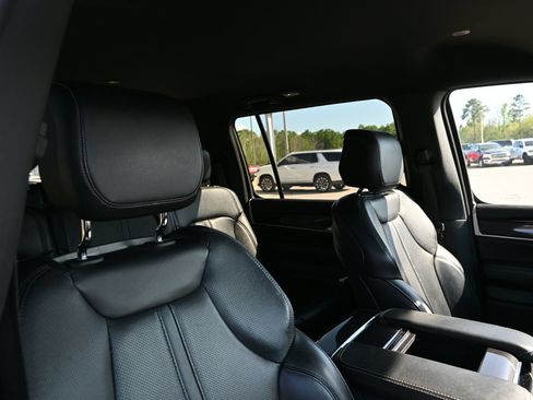 Used 2024 Jeep Wagoneer 4WD image 24