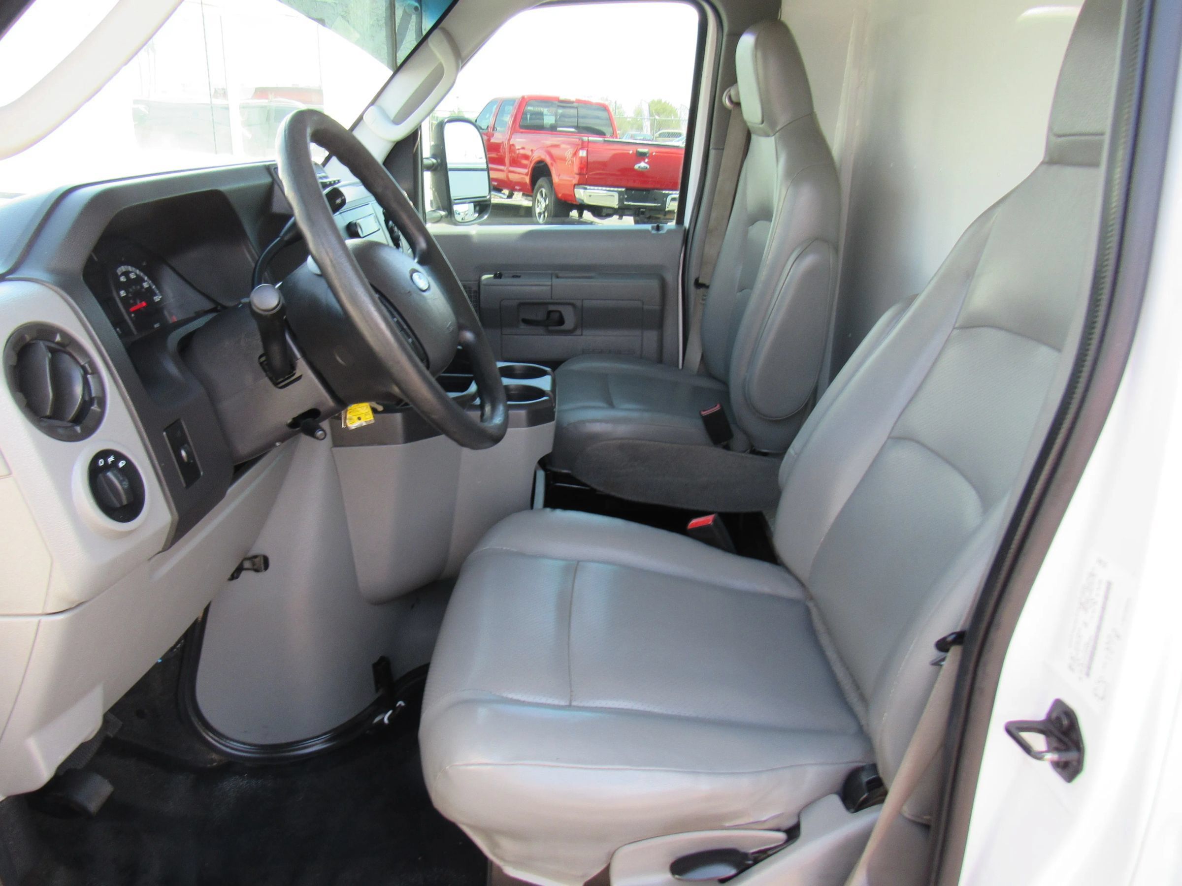 Used 2015 Ford E-350 and Econoline 350 Super Duty w/ Power Windows & Locks Group RWD image 9