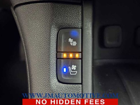 Used 2019 GMC Acadia Denali image 39