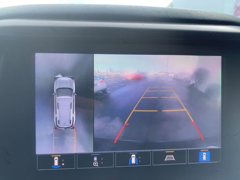 Used 2021 GMC Acadia AT4 w/ Technology Package image 29