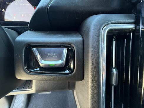 Used 2025 GMC Yukon XL Denali AWD/4WD image 16