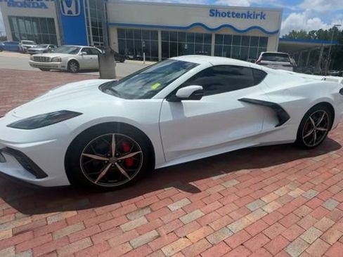 Used 2021 Chevrolet Corvette Stingray Preferred Cpe w/ Z51 Performance Package RWD image 7
