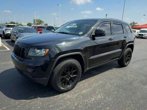 Used 2012 Jeep Grand Cherokee Laredo w/ Laredo E Group AWD/4WD image 4