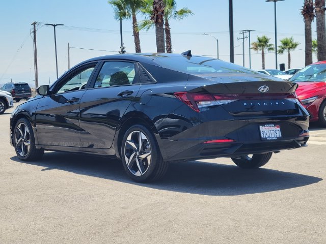 Used 2023 Hyundai Elantra SEL w/ Convenience Package FWD image 3