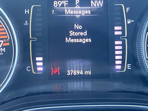 Used 2020 Jeep Cherokee Latitude Plus w/ Comfort/Convenience Group AWD/4WD image 15