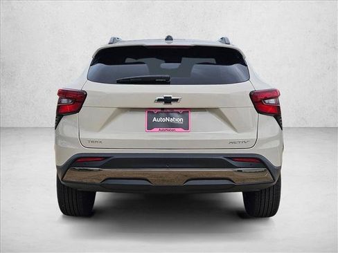 New 2026 Chevrolet Trax ACTIV w/ Sunroof Package FWD image 8