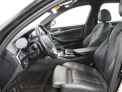 Used 2021 BMW 540i xDrive w/ Premium Package image 9