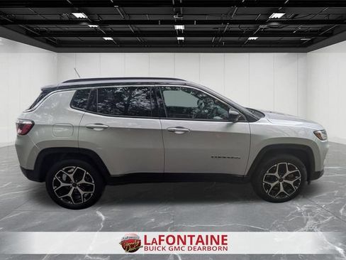 Used 2025 Jeep Compass Limited AWD/4WD image 6