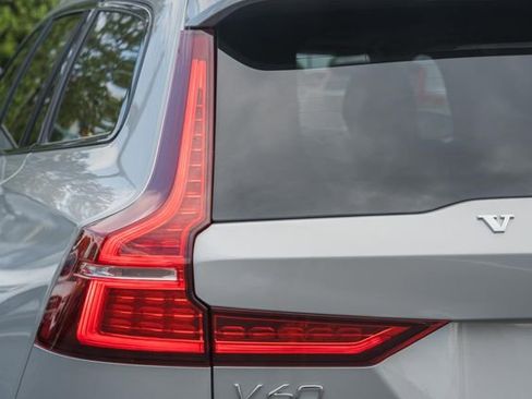 Used 2025 Volvo V60 B5 Cross Country Plus AWD/4WD image 7