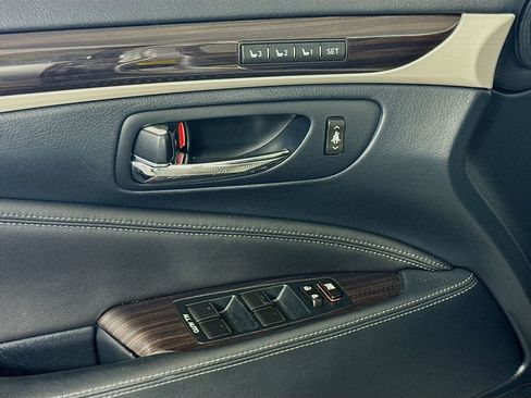 Used 2014 Lexus LS 460 AWD w/ Comfort Package image 18