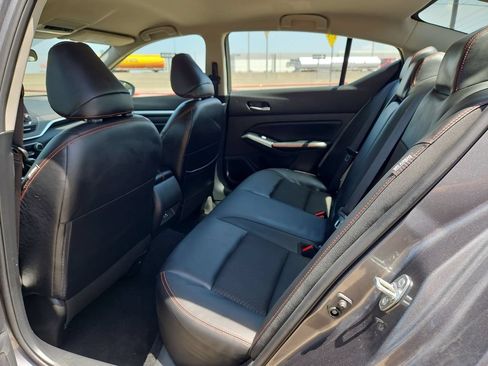 Used 2025 Nissan Altima 2.5 SR FWD image 28