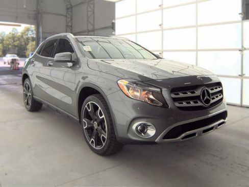 Used 2018 Mercedes-Benz GLA 250 4MATIC w/ Premium Package image 4