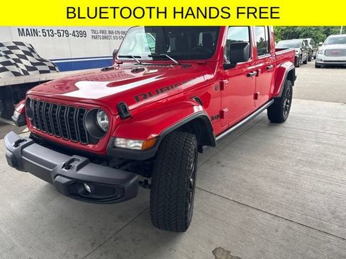 Used 2024 Jeep Gladiator Sport AWD/4WD image 3