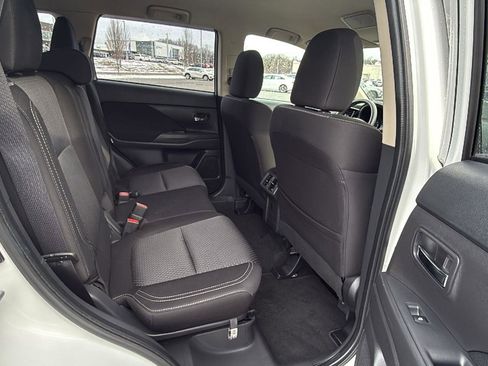 Used 2019 Mitsubishi Outlander ES image 20