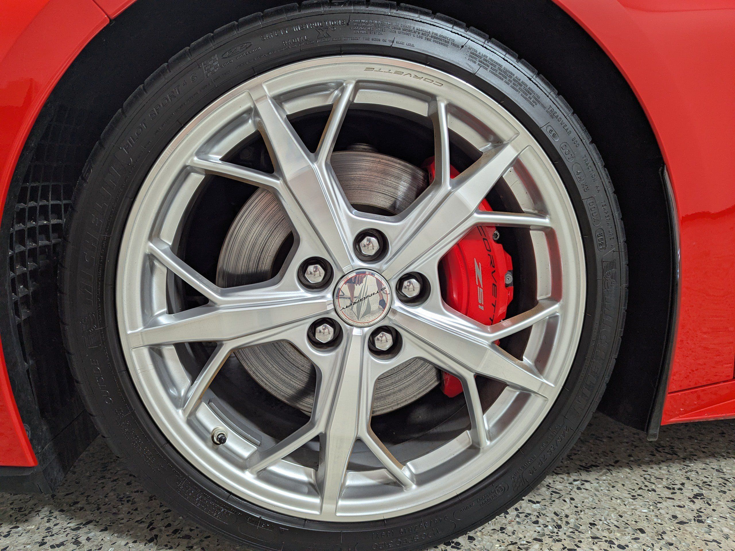 Used 2021 Chevrolet Corvette Stingray Premium Cpe w/ Z51 Performance Package RWD image 13