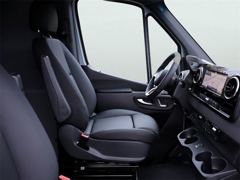 New 2026 Mercedes-Benz Sprinter 2500 image 12