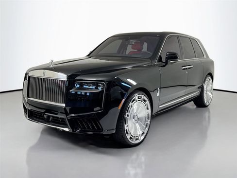 Used 2025 Rolls-Royce Cullinan image 11