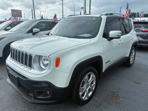 Used 2017 Jeep Renegade Limited image 2