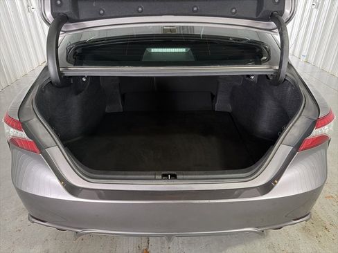 Used 2019 Toyota Camry XSE image 8