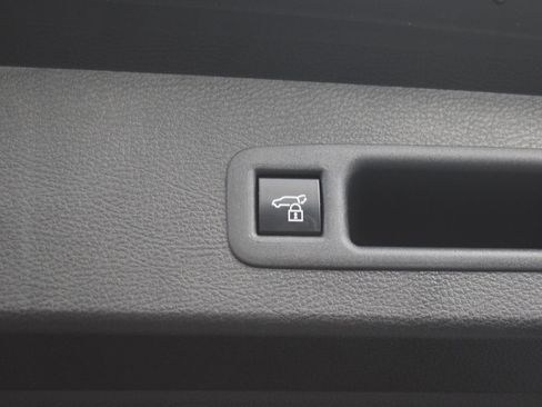 Used 2025 Toyota Sienna XLE w/ XLE Plus Package AWD/4WD image 13
