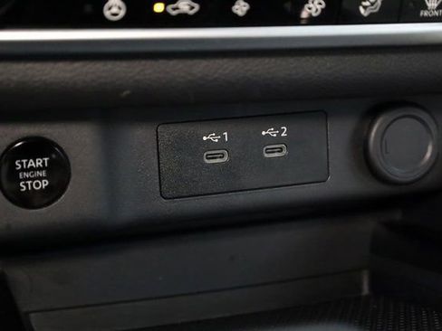 Used 2025 Nissan Rogue SV w/ SV Premium Package image 20