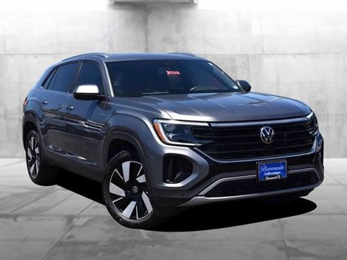 Certified 2025 Volkswagen Atlas Cross Sport SE FWD image 2