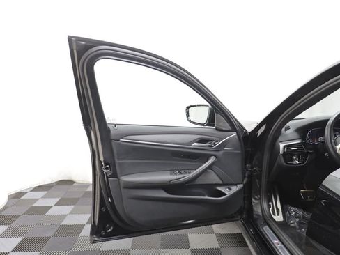 Used 2023 BMW 530i xDrive w/ M Sport Package AWD/4WD image 4