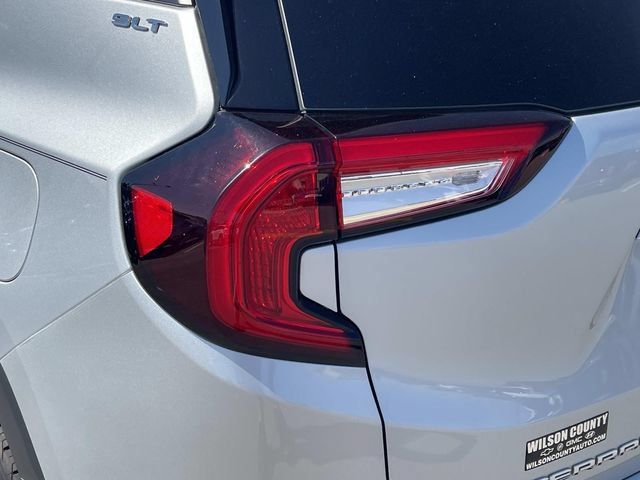 Used 2022 GMC Terrain SLT w/ Infotainment Package II FWD image 10