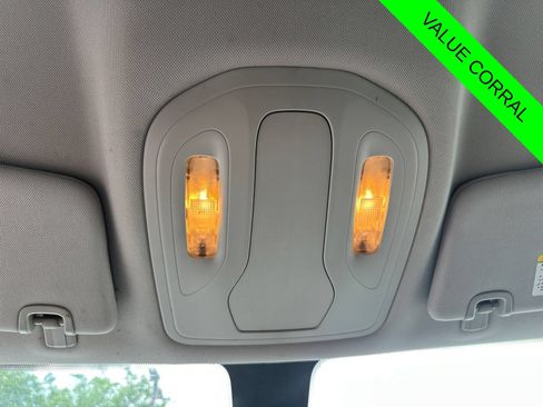 Used 2019 Chrysler Pacifica L FWD image 28