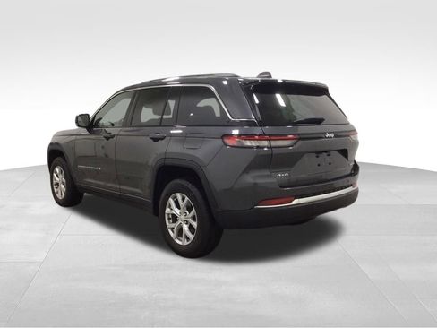 Used 2023 Jeep Grand Cherokee Limited w/ Trailer Tow Prep Group (B) image 3