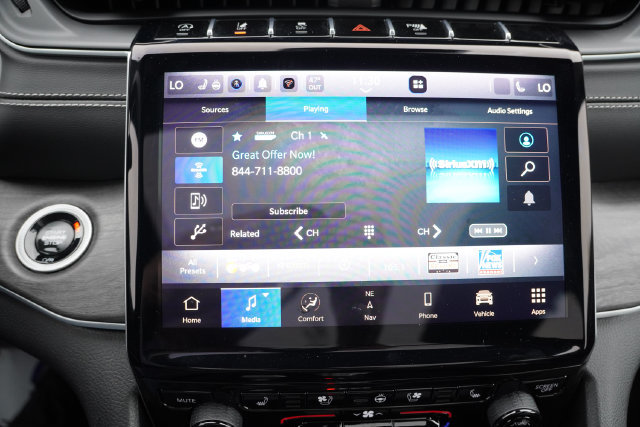 Certified 2024 Jeep Grand Cherokee Limited w/ Luxury Tech Group II AWD/4WD image 31