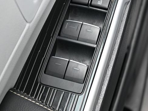 Certified 2025 Toyota Sienna XSE w/ XSE Plus Package image 13