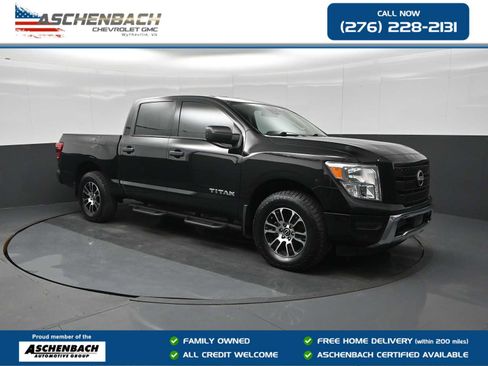 Used 2023 Nissan Titan SV w/ SV Convenience Package image 1