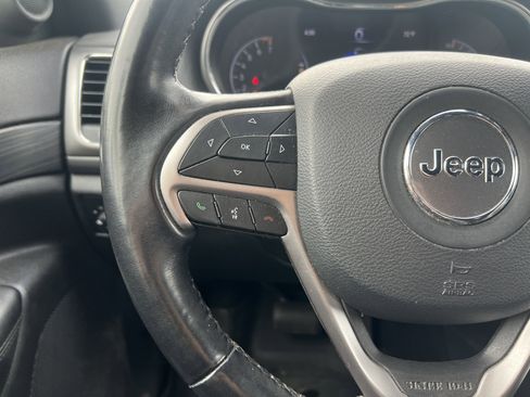 Used 2021 Jeep Grand Cherokee Laredo X image 19