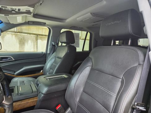 Used 2020 GMC Yukon Denali w/ Denali Ultimate Package AWD/4WD image 2