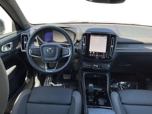 Used 2023 Volvo XC40 Recharge Core AWD/4WD image 14