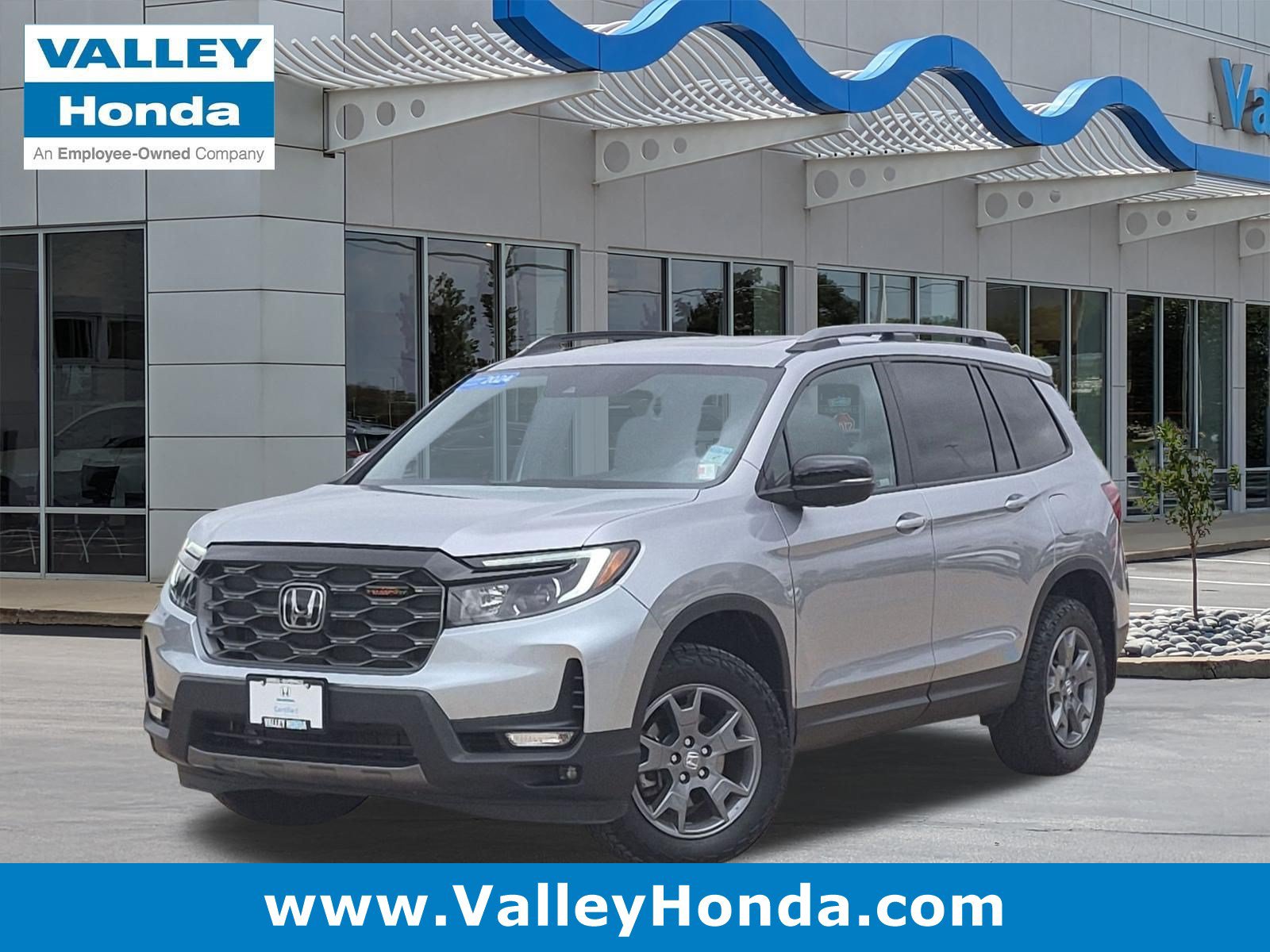 Used 2024 Honda Passport TrailSport image 1